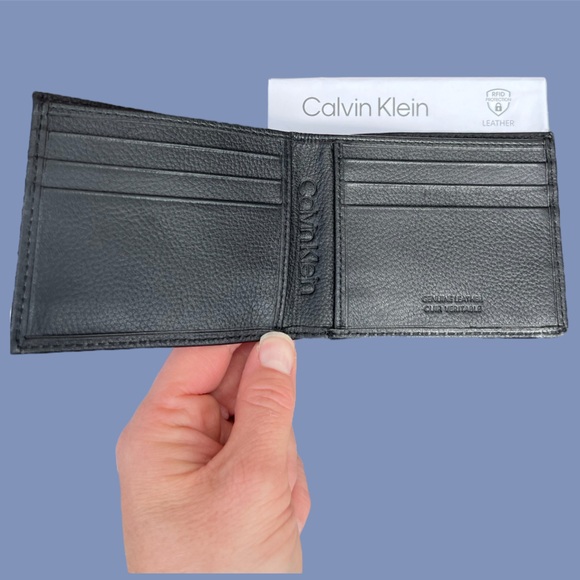 Calvin Klein Black Slimfold Wallet ca#31794 - Picture 2 of 8